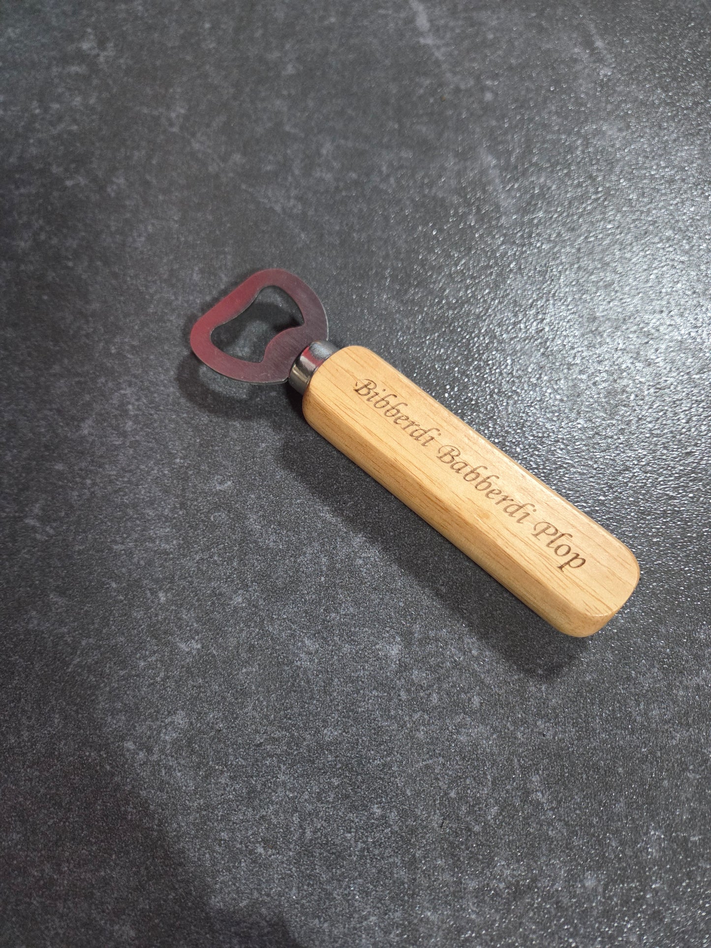 🍺 Houten Flesopener met Gegraveerde Tekst