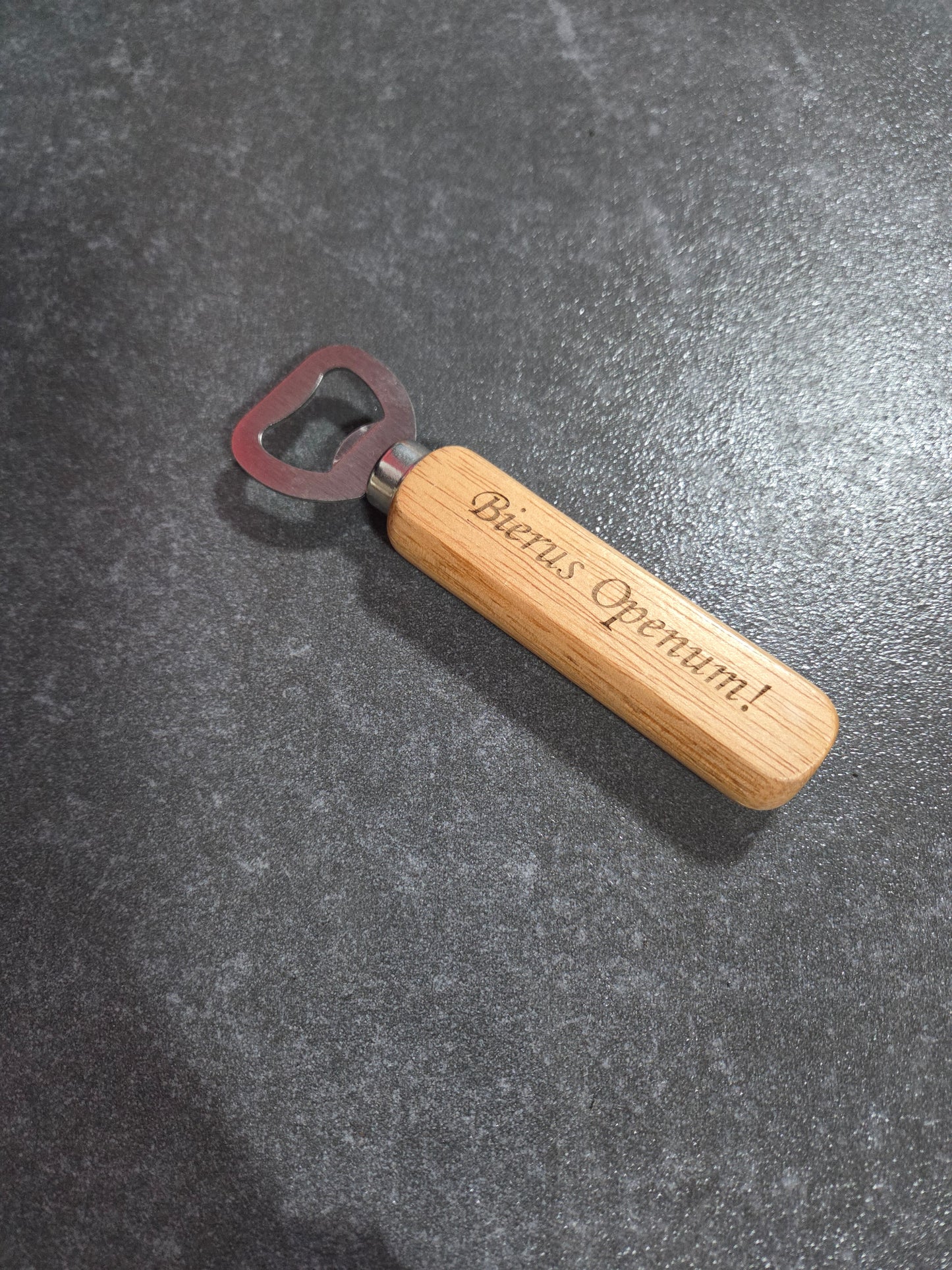 🍺 Houten Flesopener met Gegraveerde Tekst